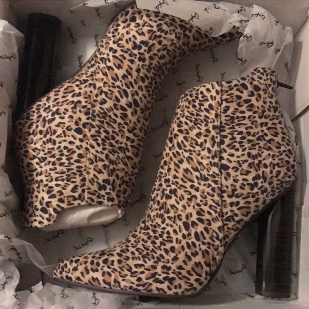 Qupid Brand Cheetah Print Booties